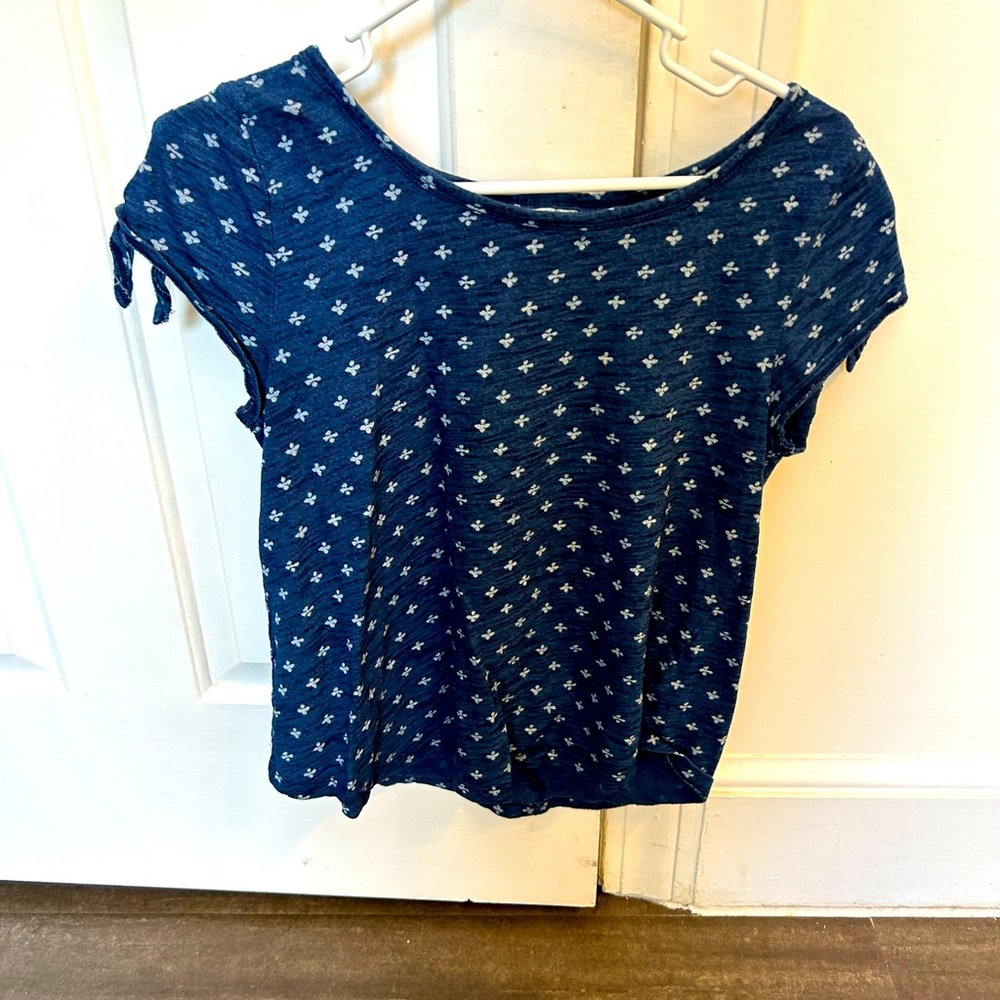 Universal Threads plus top. Size small.